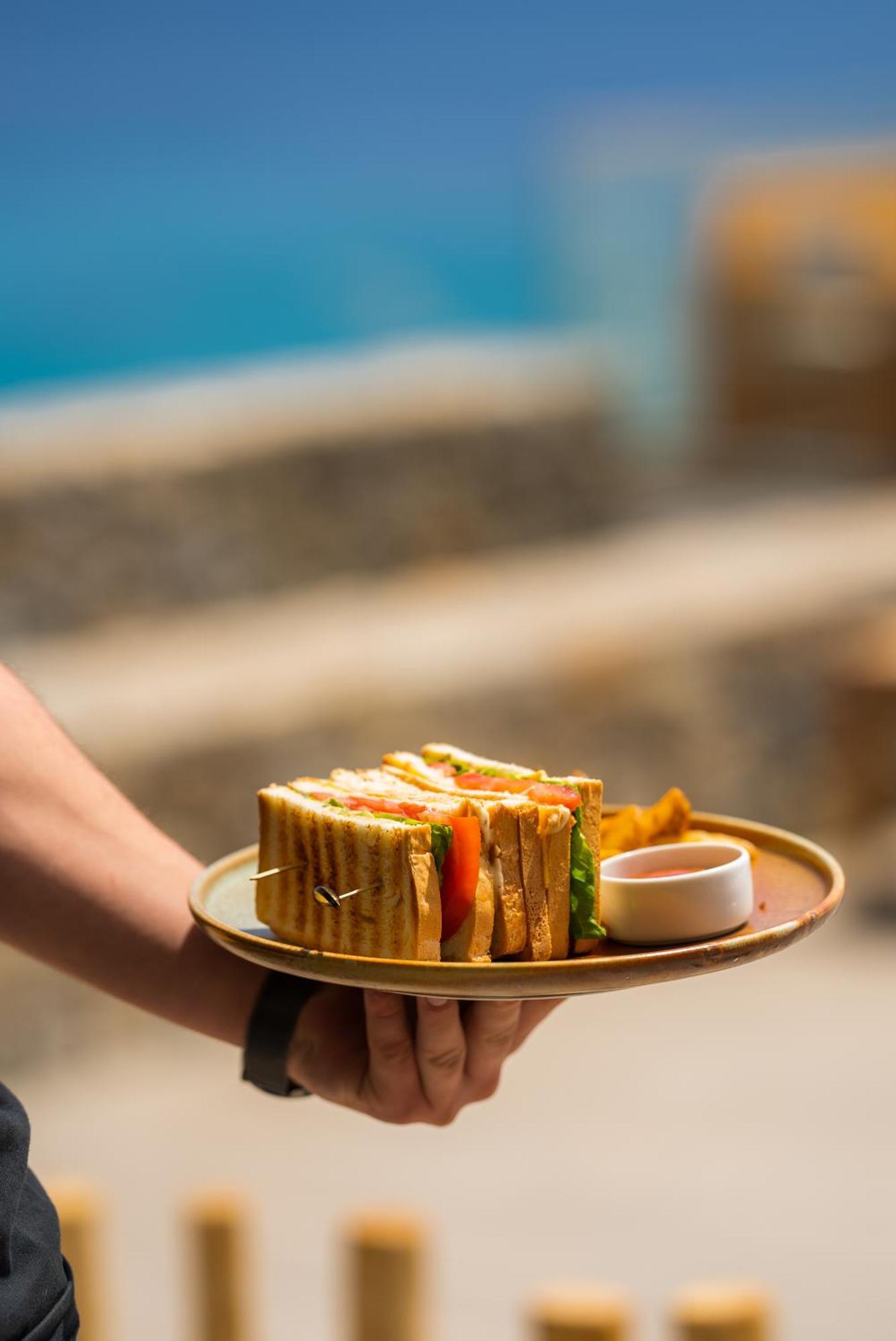 New Paradise Hotel