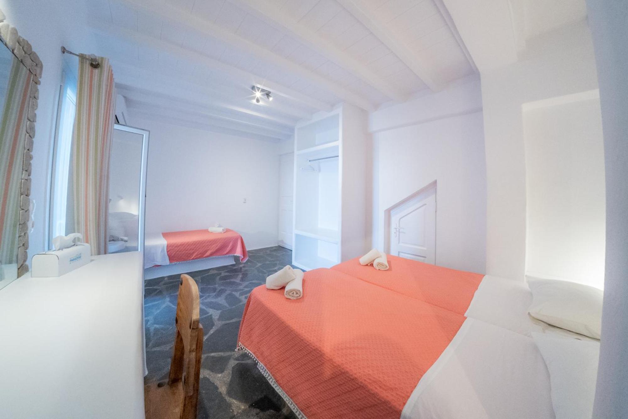 New Paradise Hotel 2*